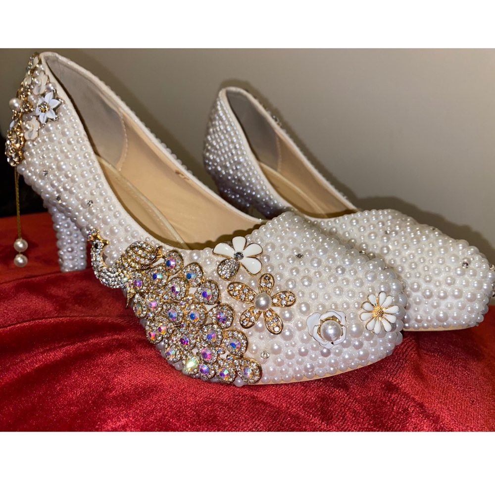 GORGEOUS Pearly White Wedding Heels!